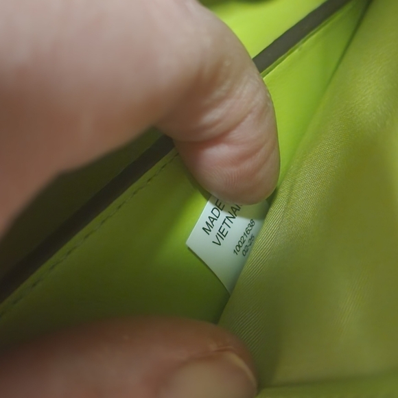 NWT Tory Burch Emerson Chain Wallet (Candy Lime) - Picture 13 of 13